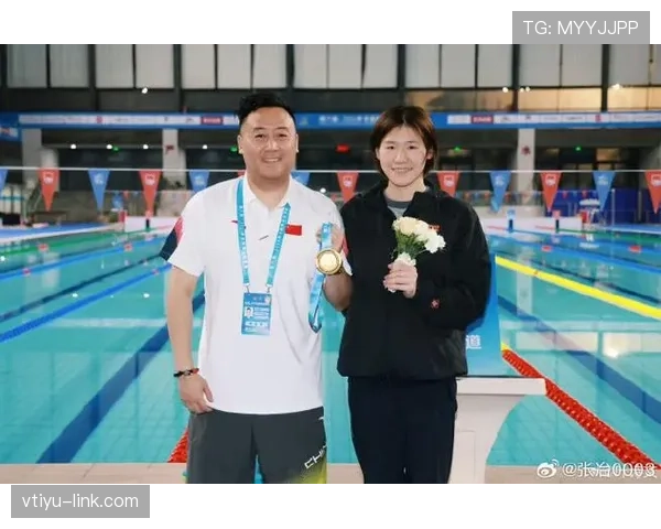 叶诗文训练完偷偷吃炸鸡被拍，这自律人设还稳吗？